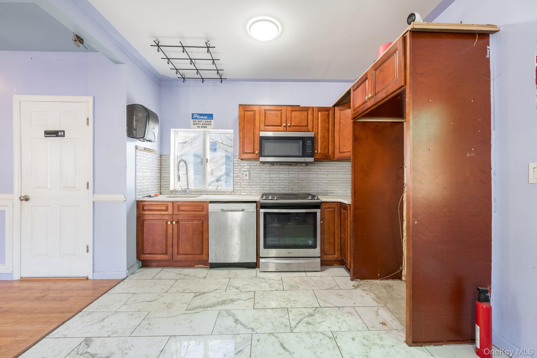 2214 Hermany Avenue, Bronx, NY 10473