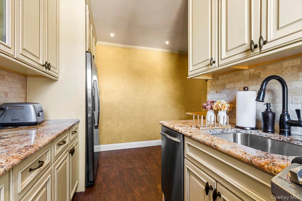 485 Bronx River Road # C62, Yonkers, NY 10704