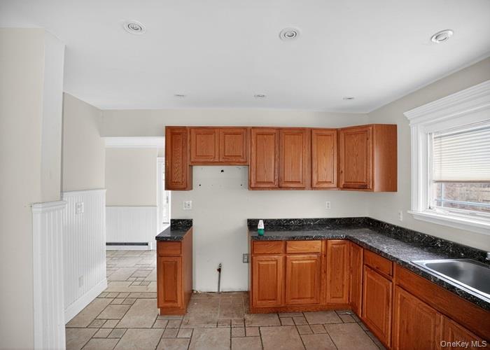 6 Robert Court, Center Moriches, NY 11934