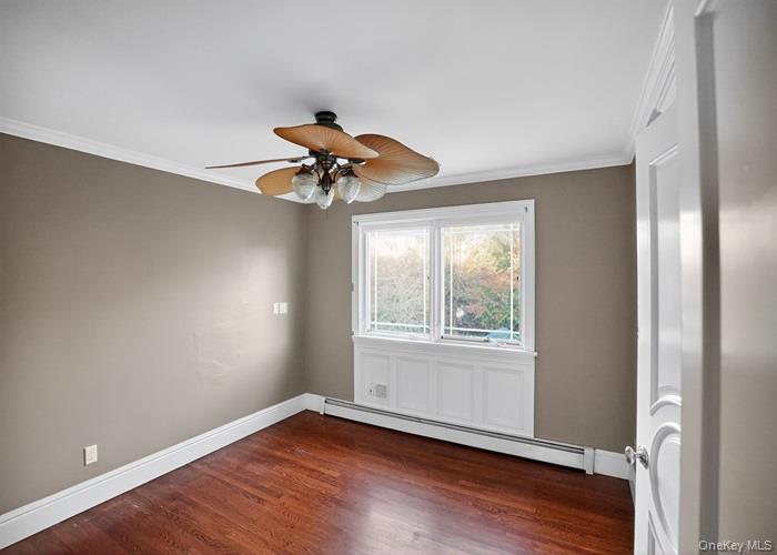 6 Robert Court, Center Moriches, NY 11934