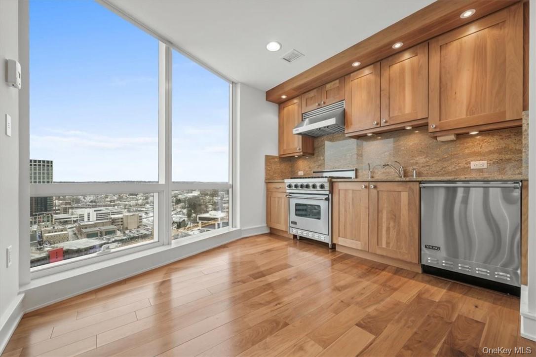 5 Renaissance # 21E, White Plains, NY 10601