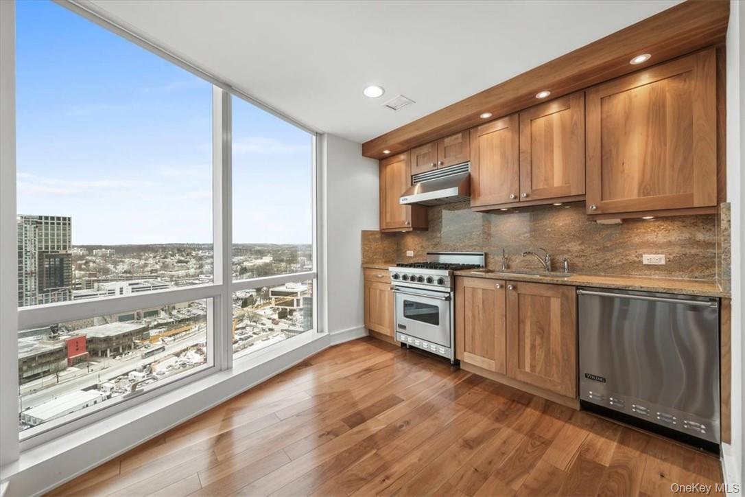 5 Renaissance # 21E, White Plains, NY 10601