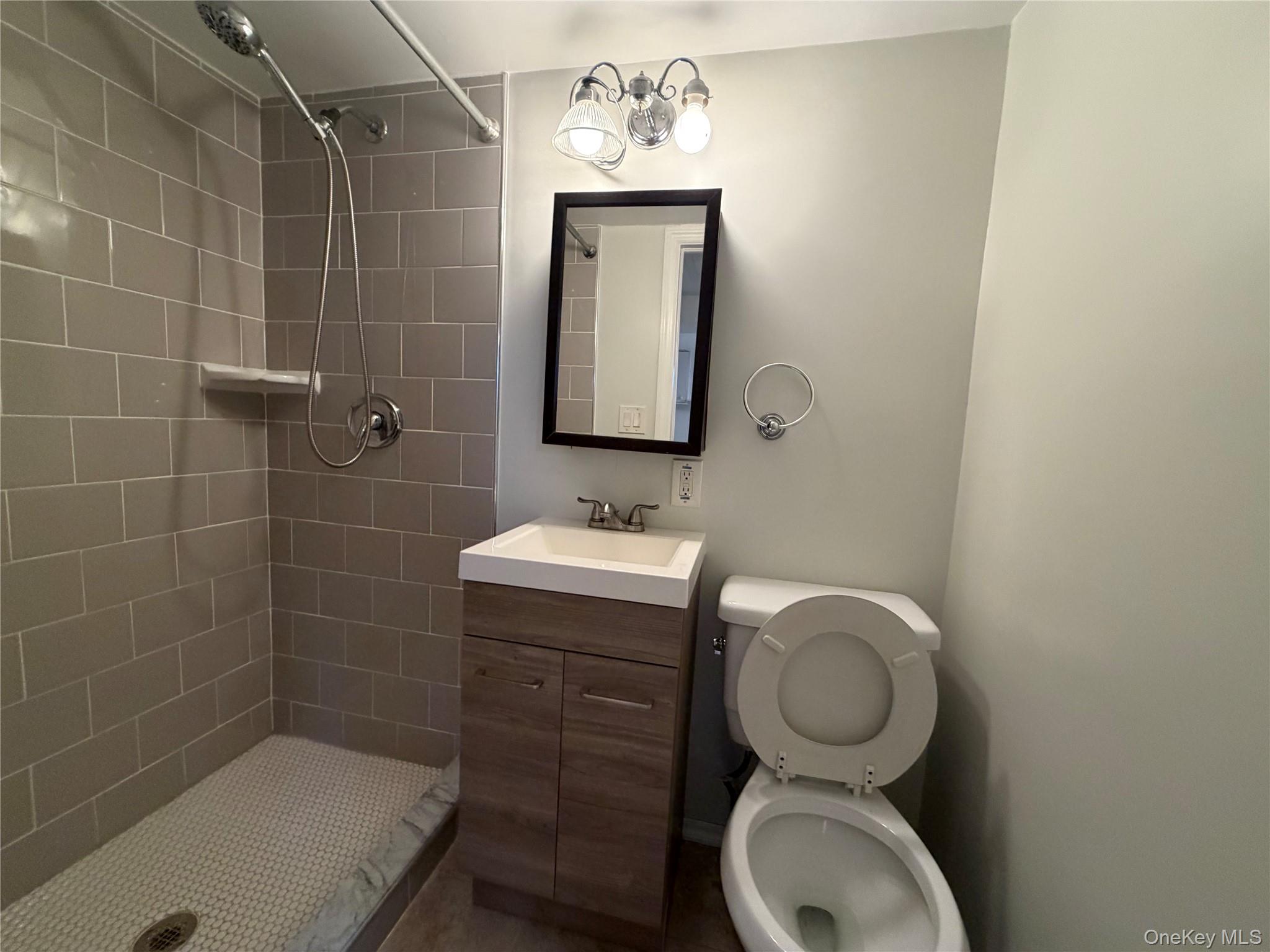 1271 Hobart Avenue, Bronx, NY 10461