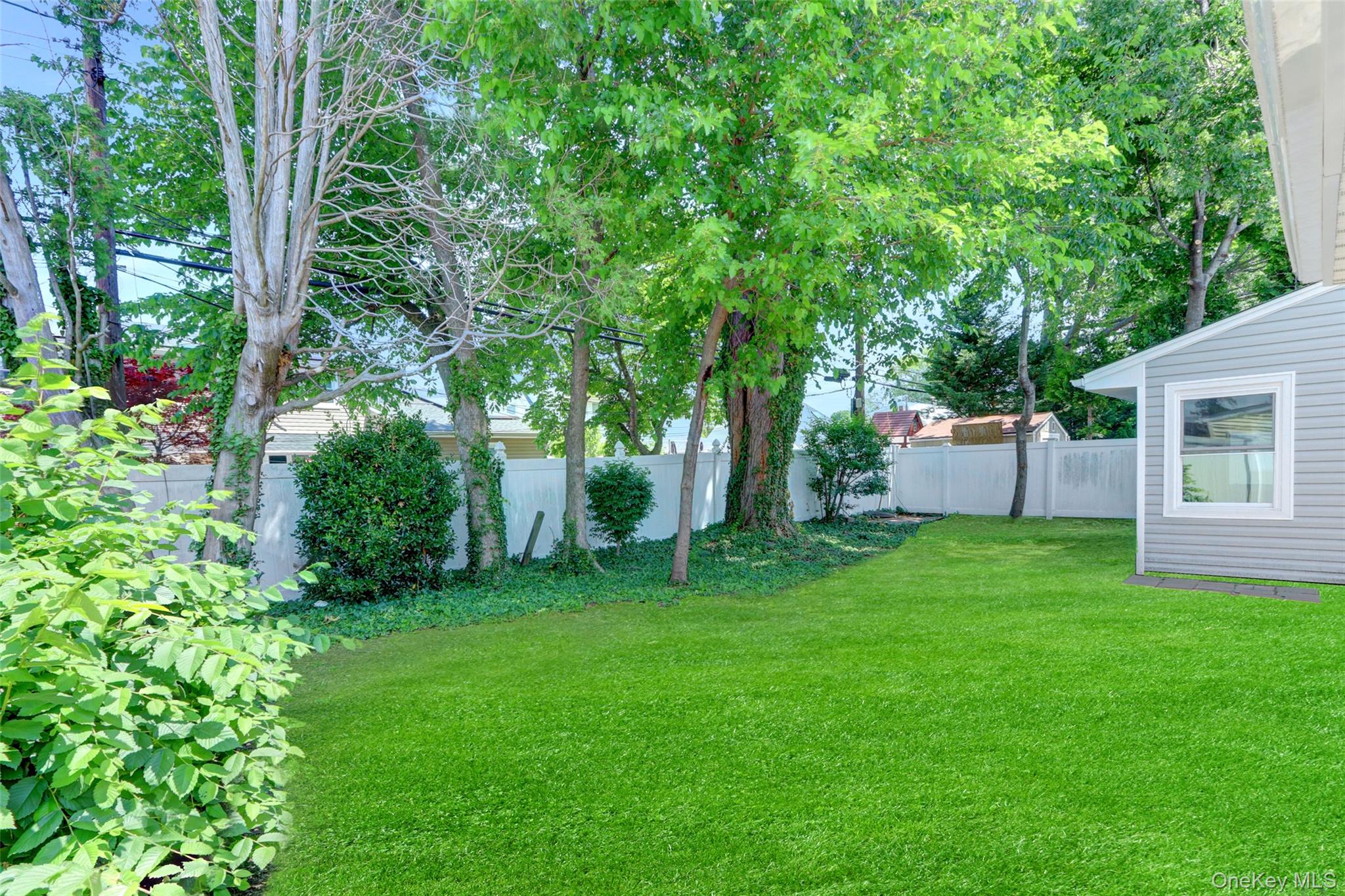 17 Windmill Lane, Levittown, NY 11756