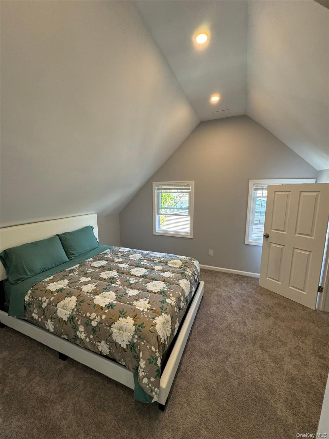 17 Windmill Lane, Levittown, NY 11756