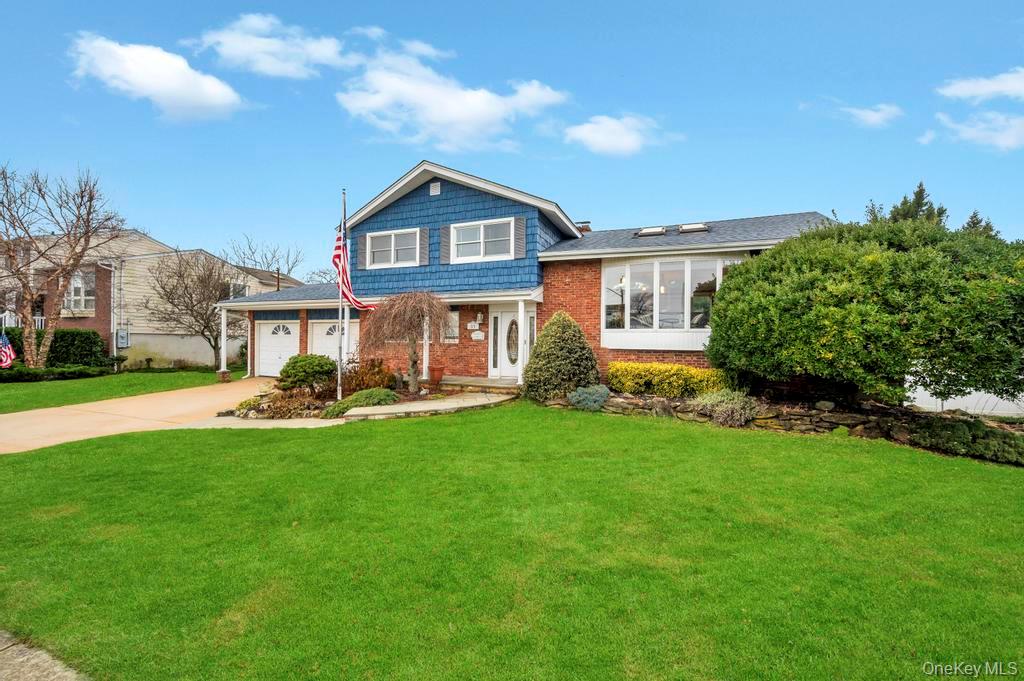 65 Waterview Avenue, Massapequa, NY 11758