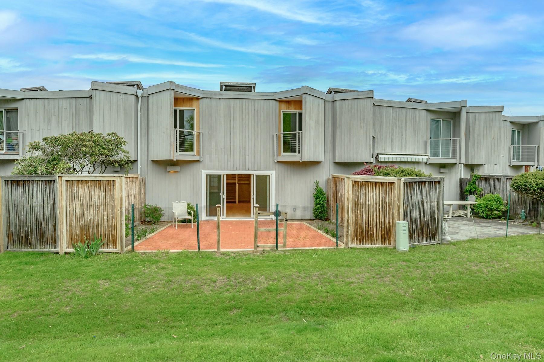 29 Fairway Place # 6, Montauk, NY 11954