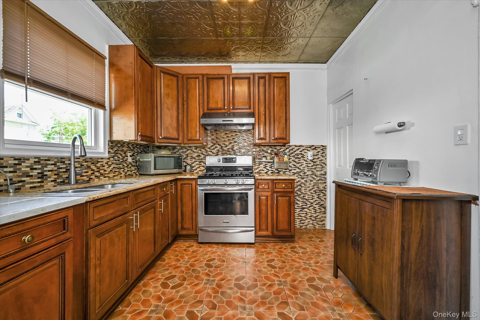 87-71 111th Street, Richmond Hill, NY 11418