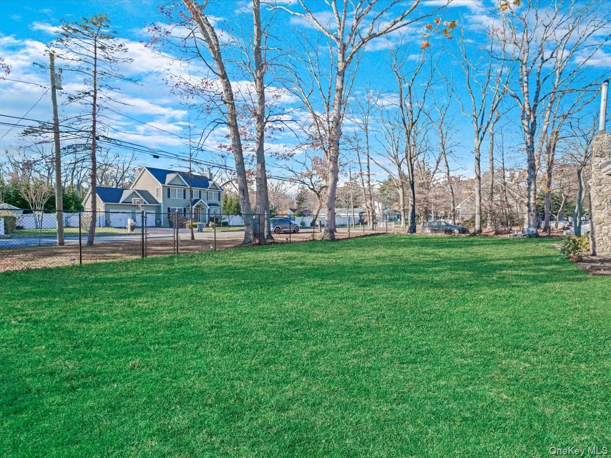 29 Parkside Avenue, Miller Place, NY 11764