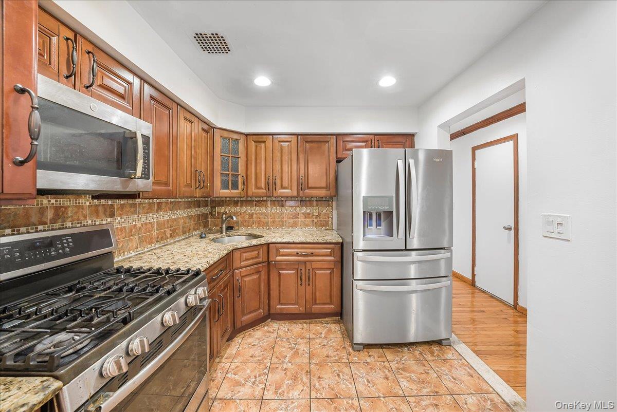 3660 Varian Avenue, Bronx, NY 10466