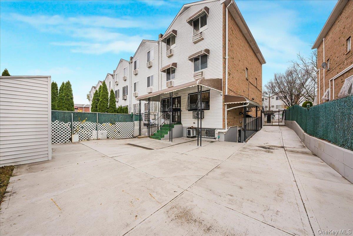 3660 Varian Avenue, Bronx, NY 10466