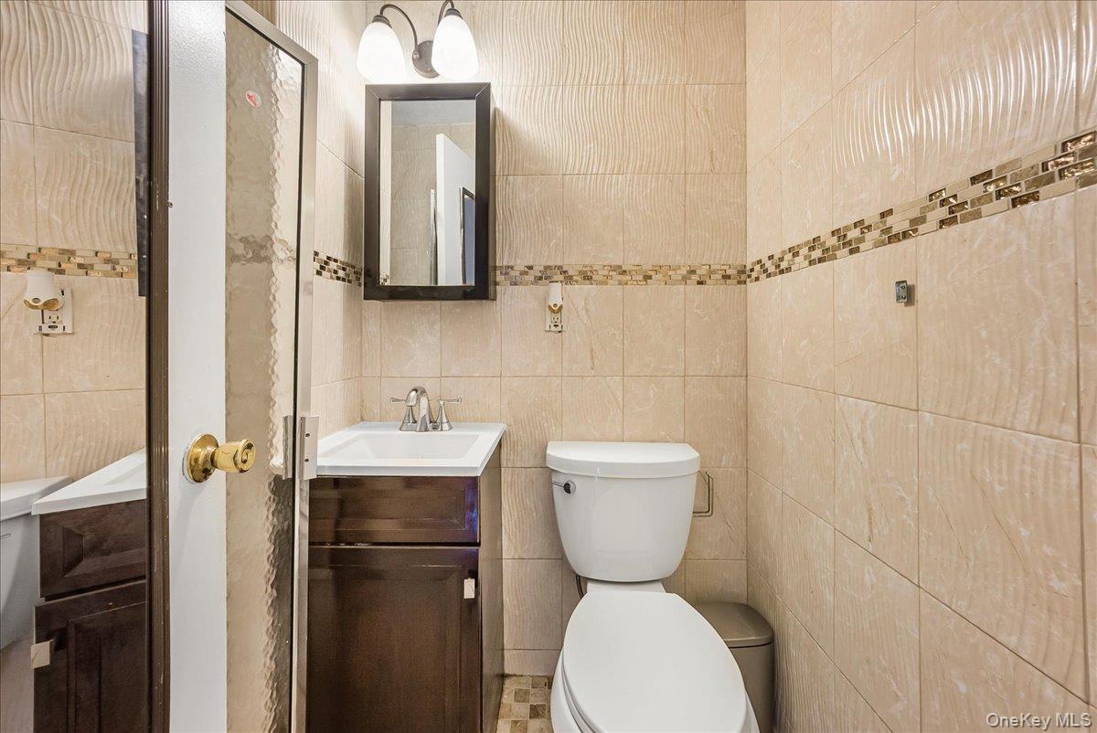 3660 Varian Avenue, Bronx, NY 10466