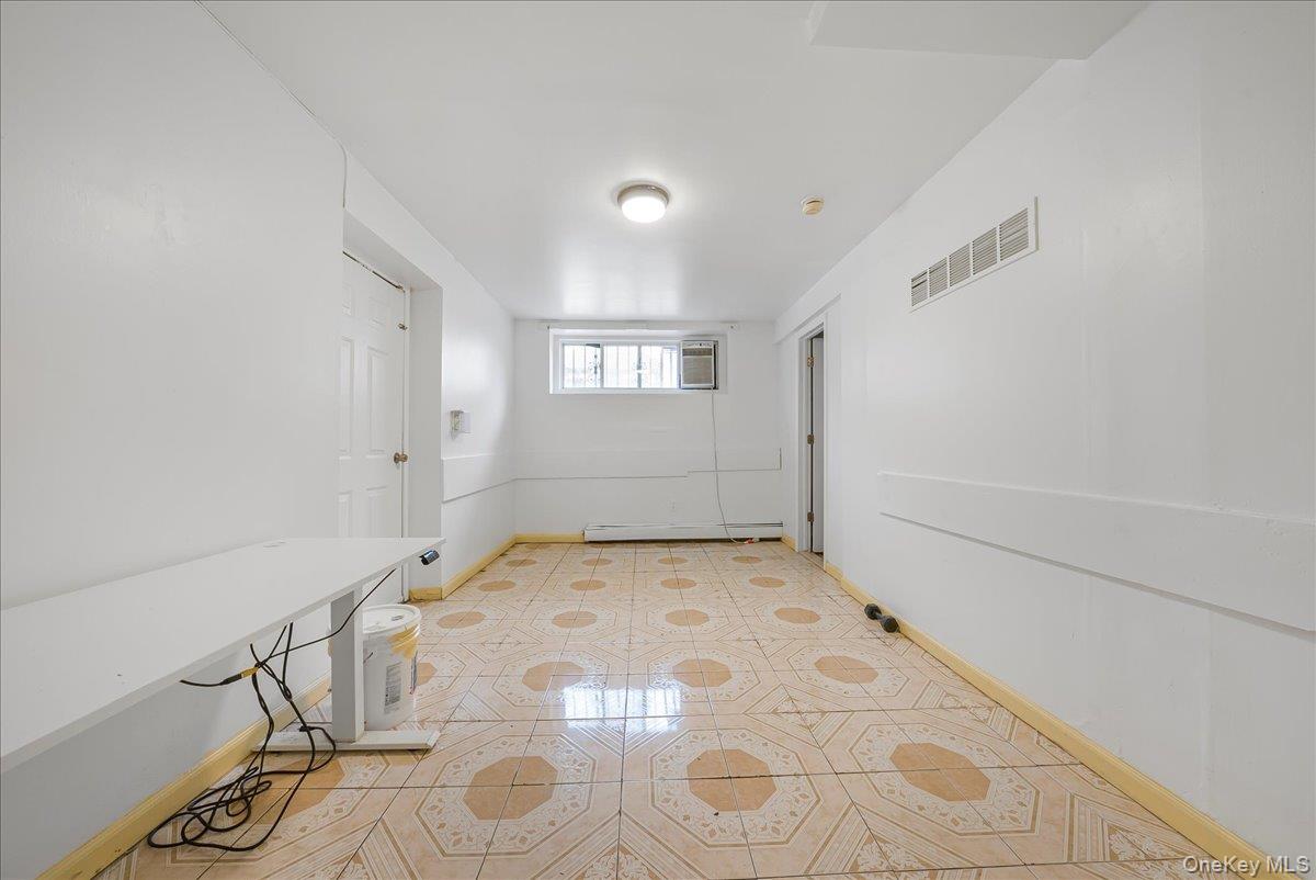 3660 Varian Avenue, Bronx, NY 10466