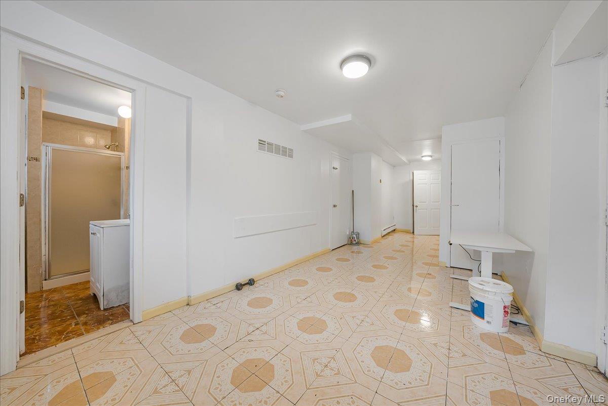 3660 Varian Avenue, Bronx, NY 10466