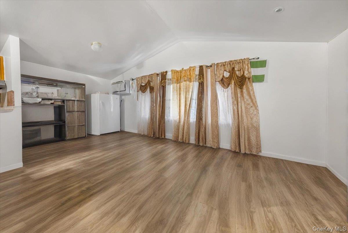 3660 Varian Avenue, Bronx, NY 10466