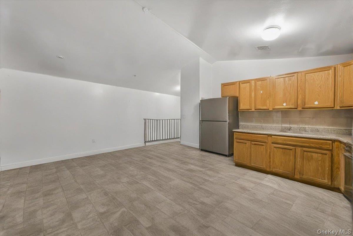 3660 Varian Avenue, Bronx, NY 10466