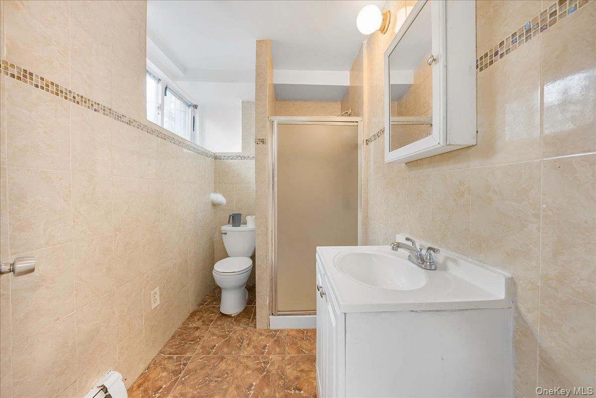 3660 Varian Avenue, Bronx, NY 10466