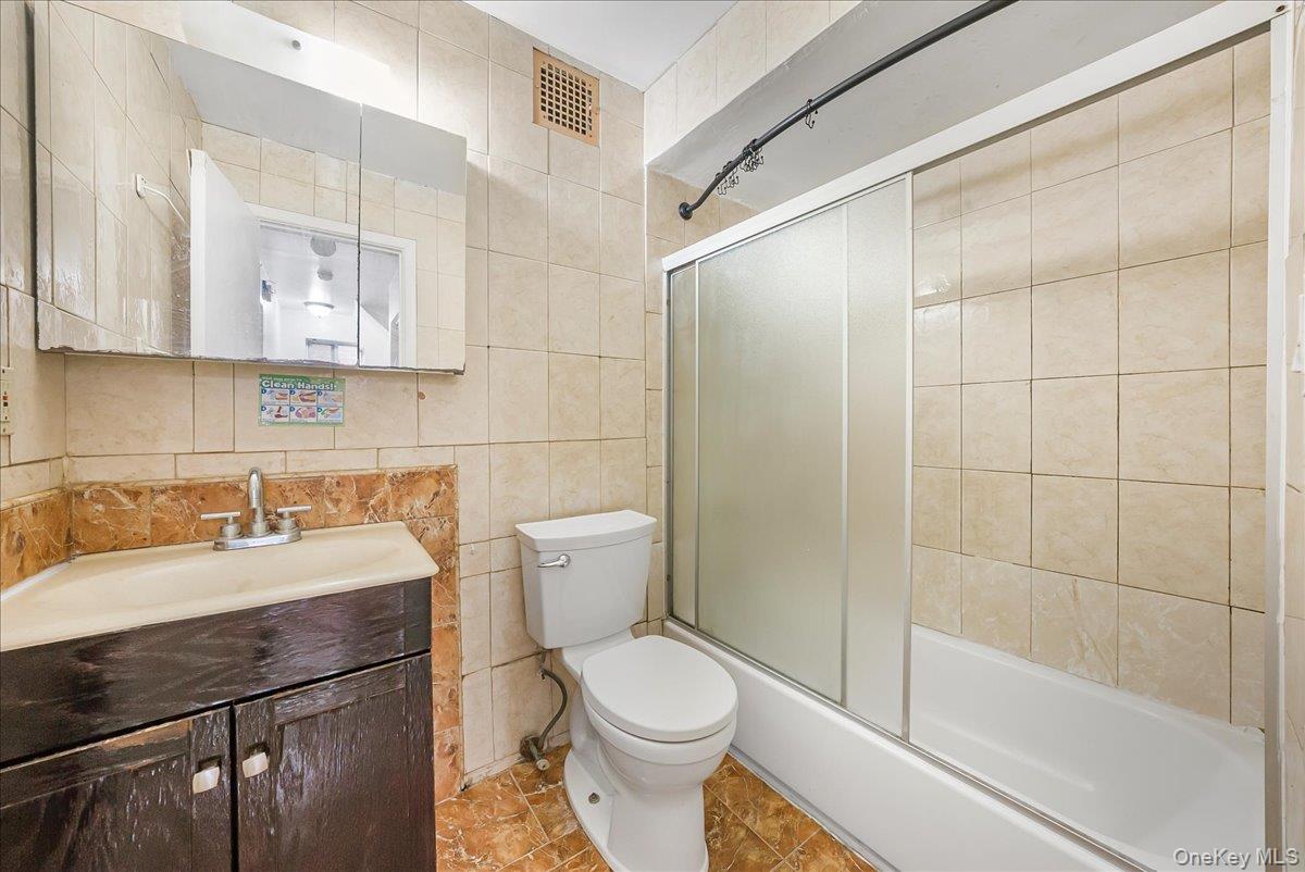 3660 Varian Avenue, Bronx, NY 10466