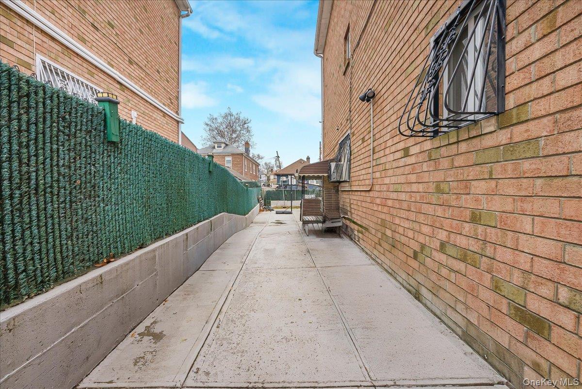 3660 Varian Avenue, Bronx, NY 10466