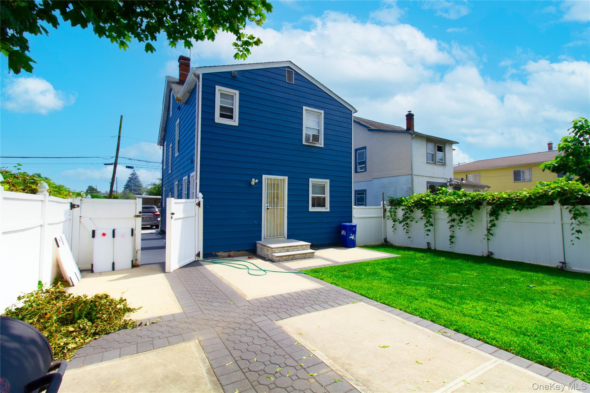 361 E Columbia Street, Hempstead, NY 11550