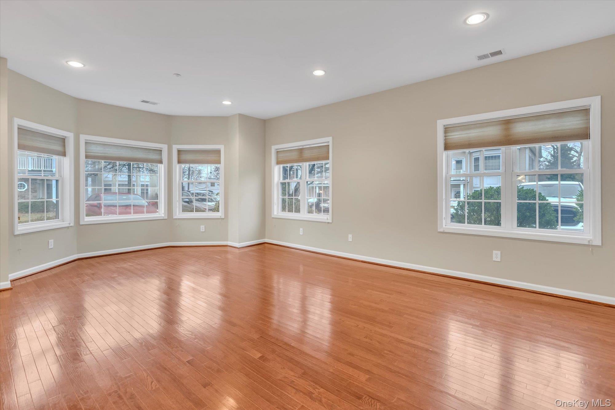 119 Autumn Drive, Plainview, NY 11803