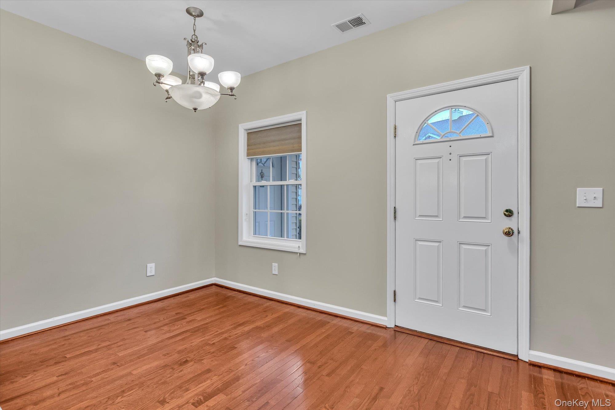 119 Autumn Drive, Plainview, NY 11803