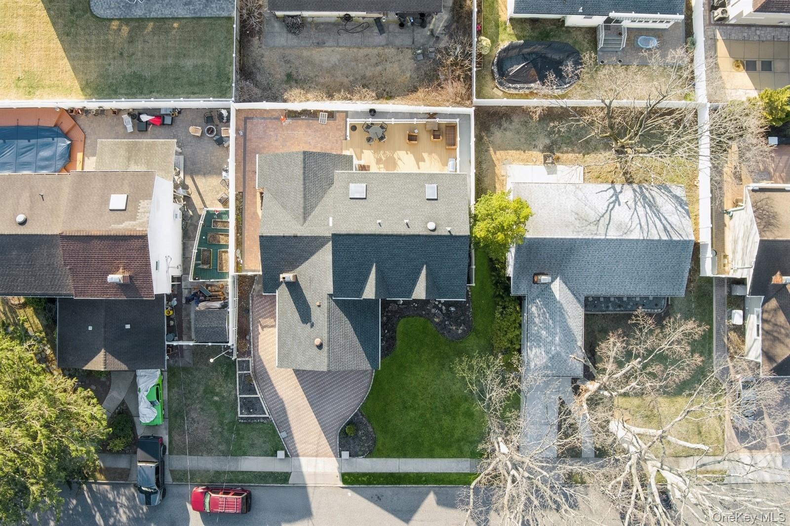 204A Broadway, Massapequa Park, NY 11762