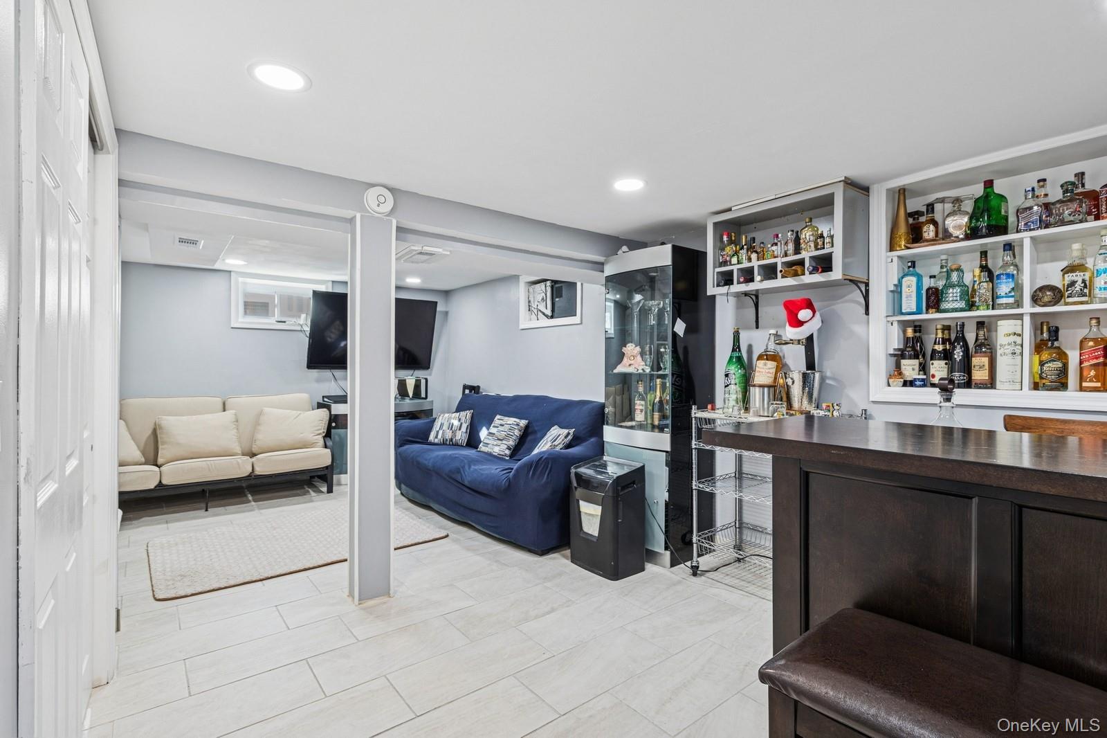 204A Broadway, Massapequa Park, NY 11762