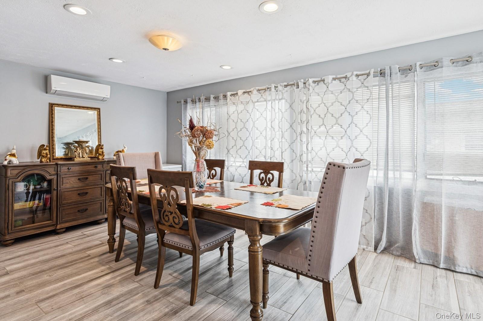 204A Broadway, Massapequa Park, NY 11762