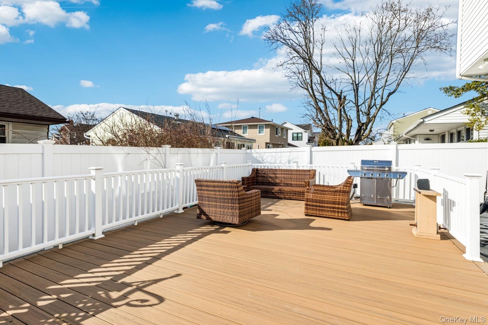 204A Broadway, Massapequa Park, NY 11762