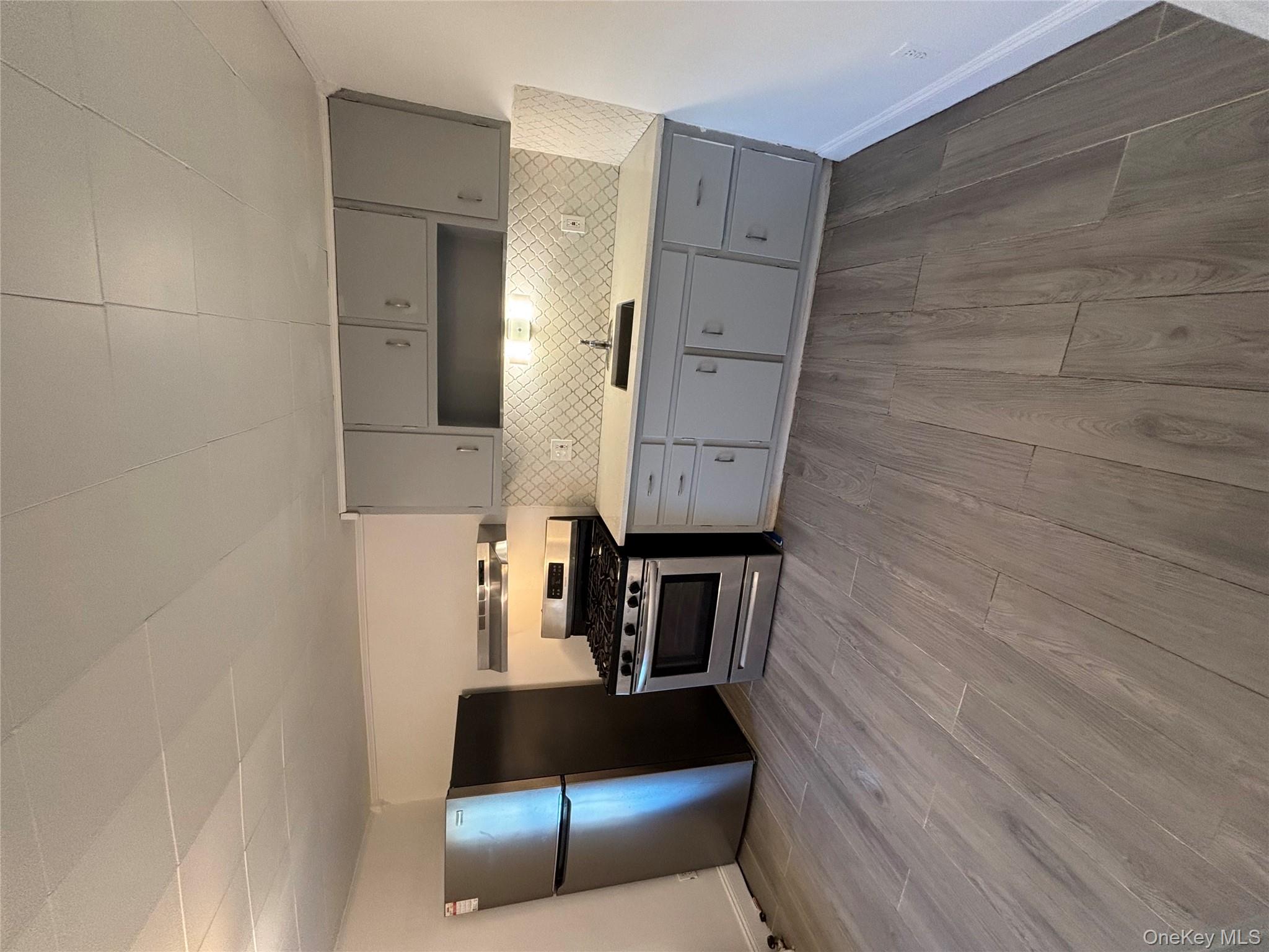 857 Garfield Street # 2nd Fl, Franklin Square, NY 11010