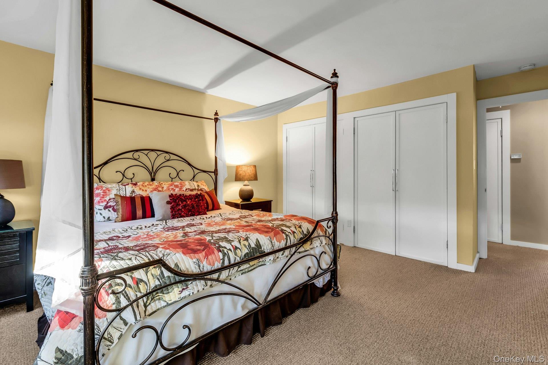 457 Village Drive # 457, Hauppauge, NY 11788