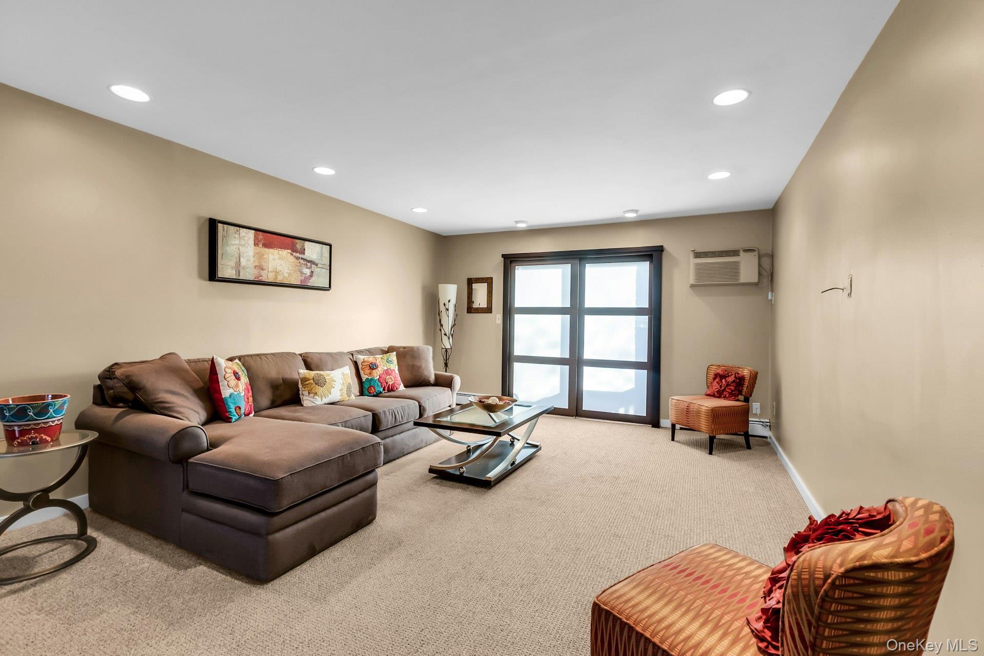 457 Village Drive # 457, Hauppauge, NY 11788