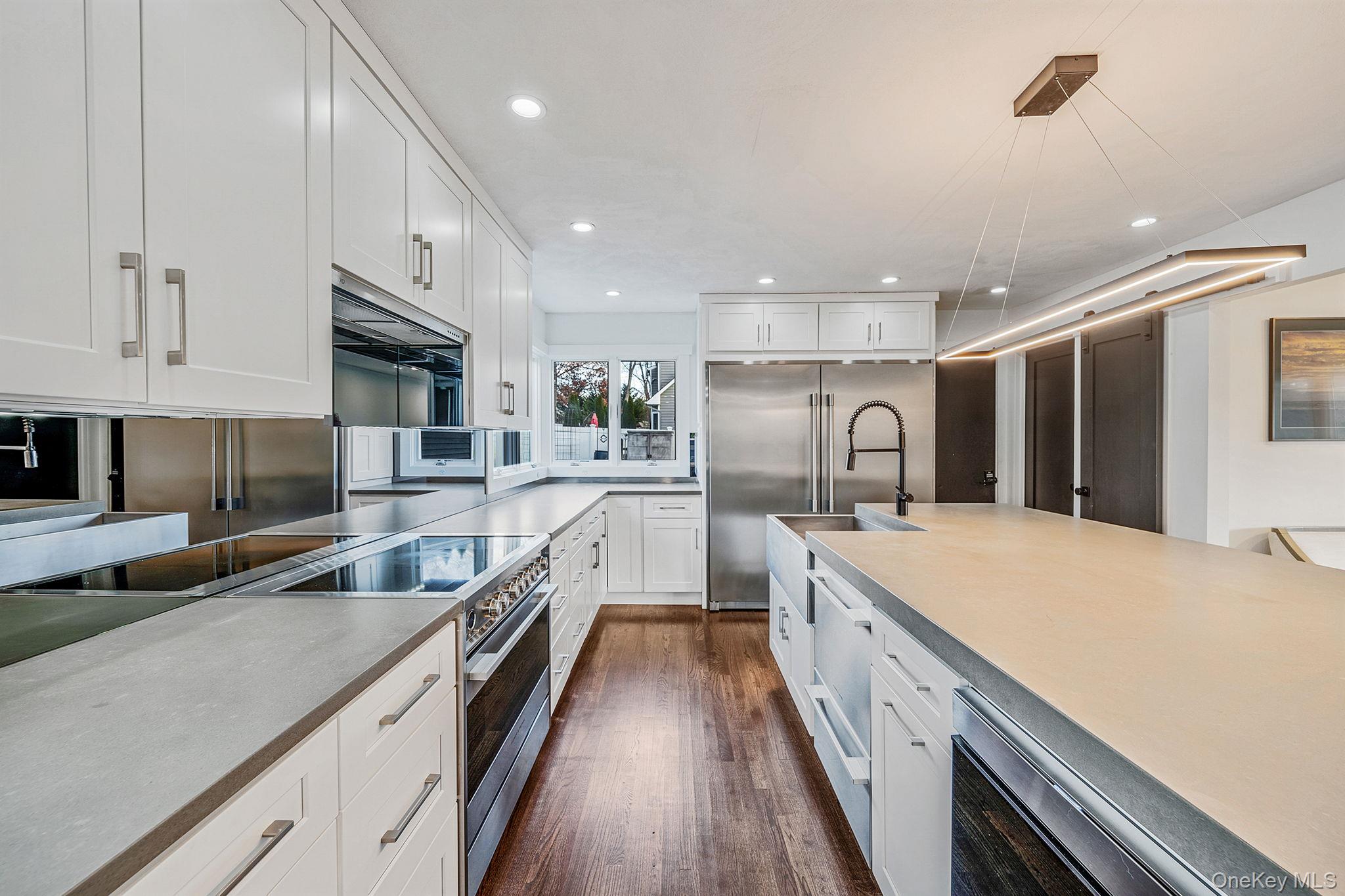 11 Chivalry Lane, Nesconset, NY 11767