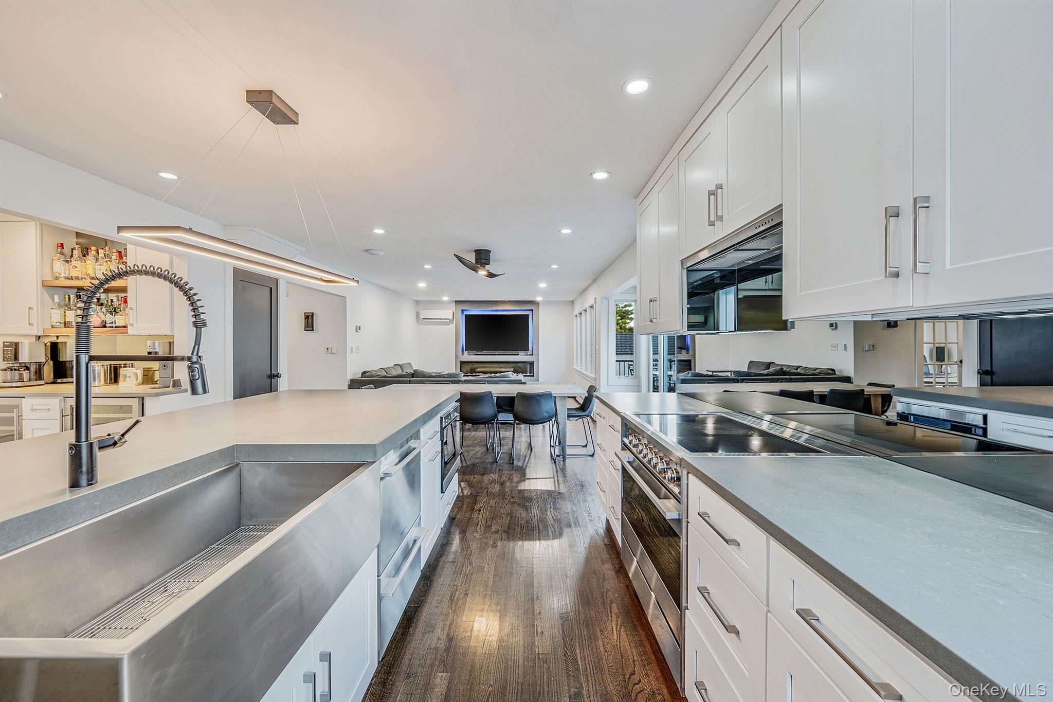 11 Chivalry Lane, Nesconset, NY 11767