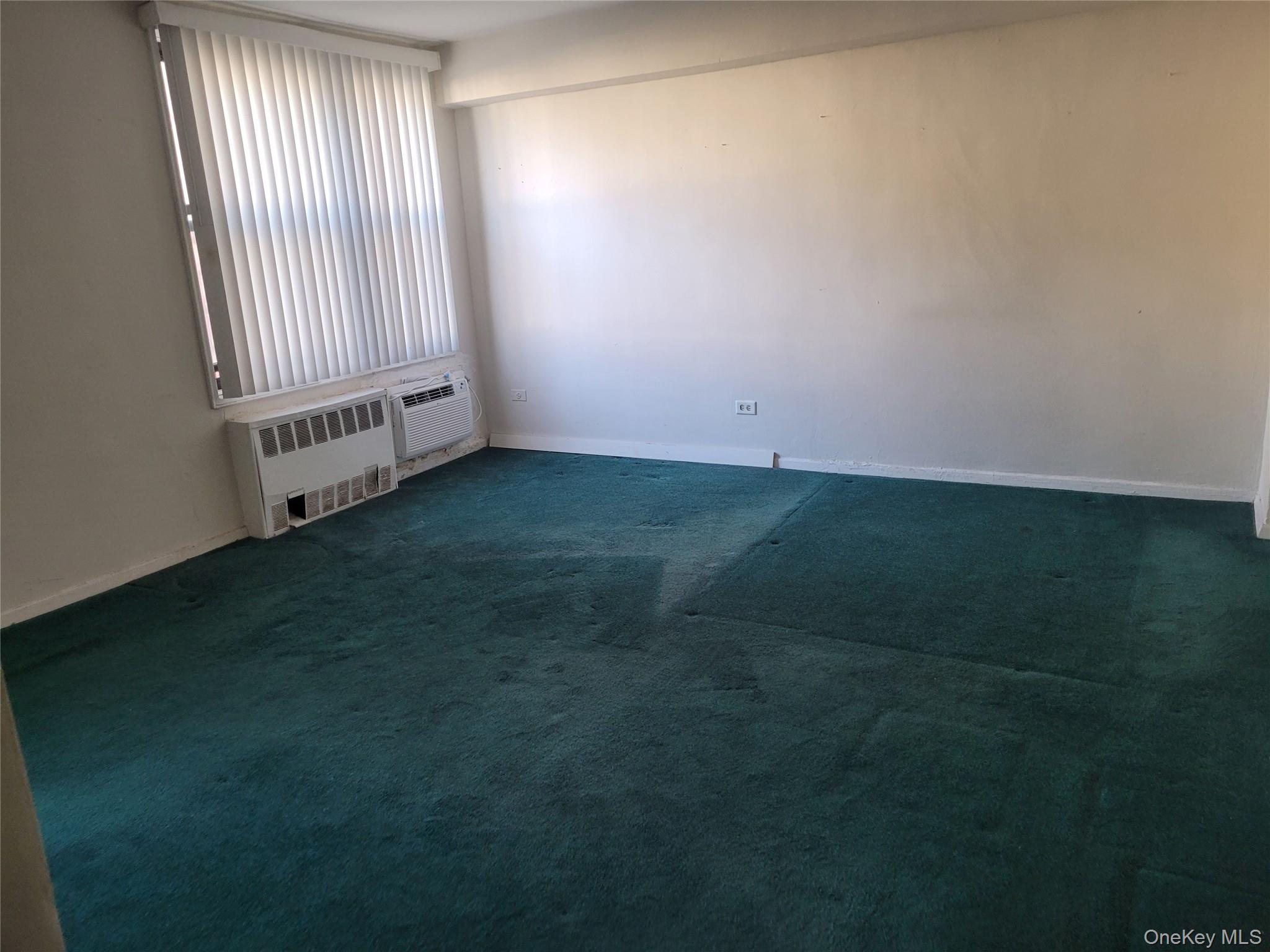 43-25 Douglaston Parkway # 4J, Douglaston, NY 11363