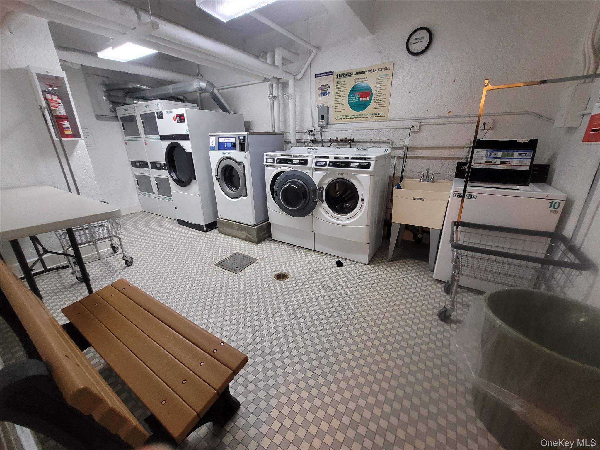 43-25 Douglaston Parkway # 4J, Douglaston, NY 11363