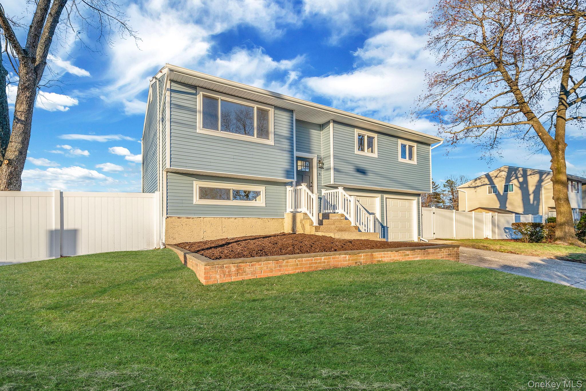 3 Bellrose Avenue, Centereach, NY 11720