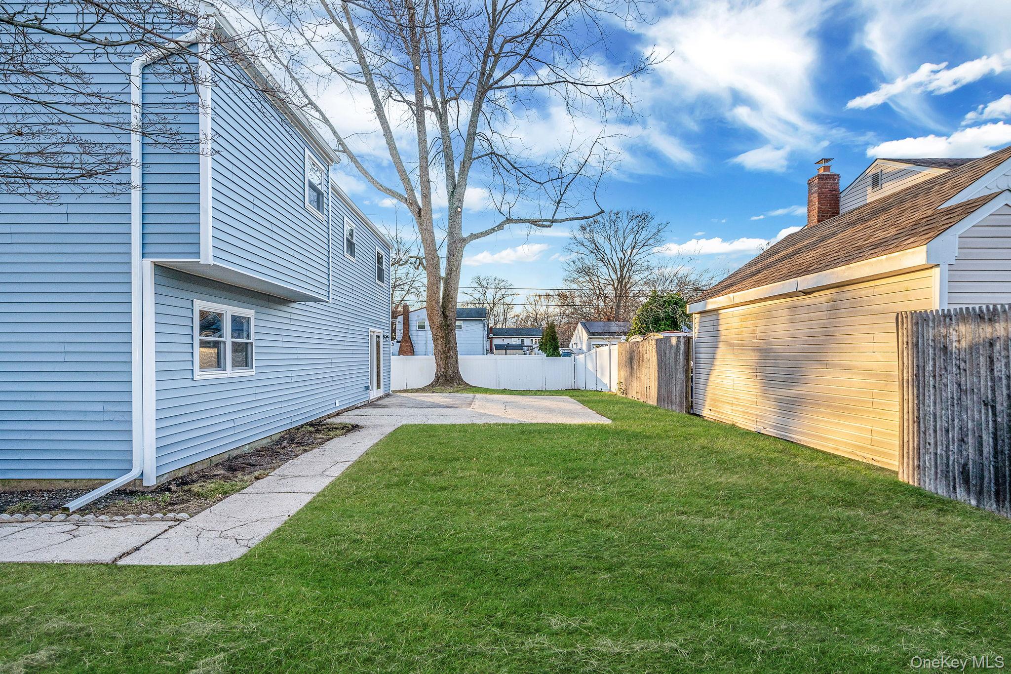 3 Bellrose Avenue, Centereach, NY 11720