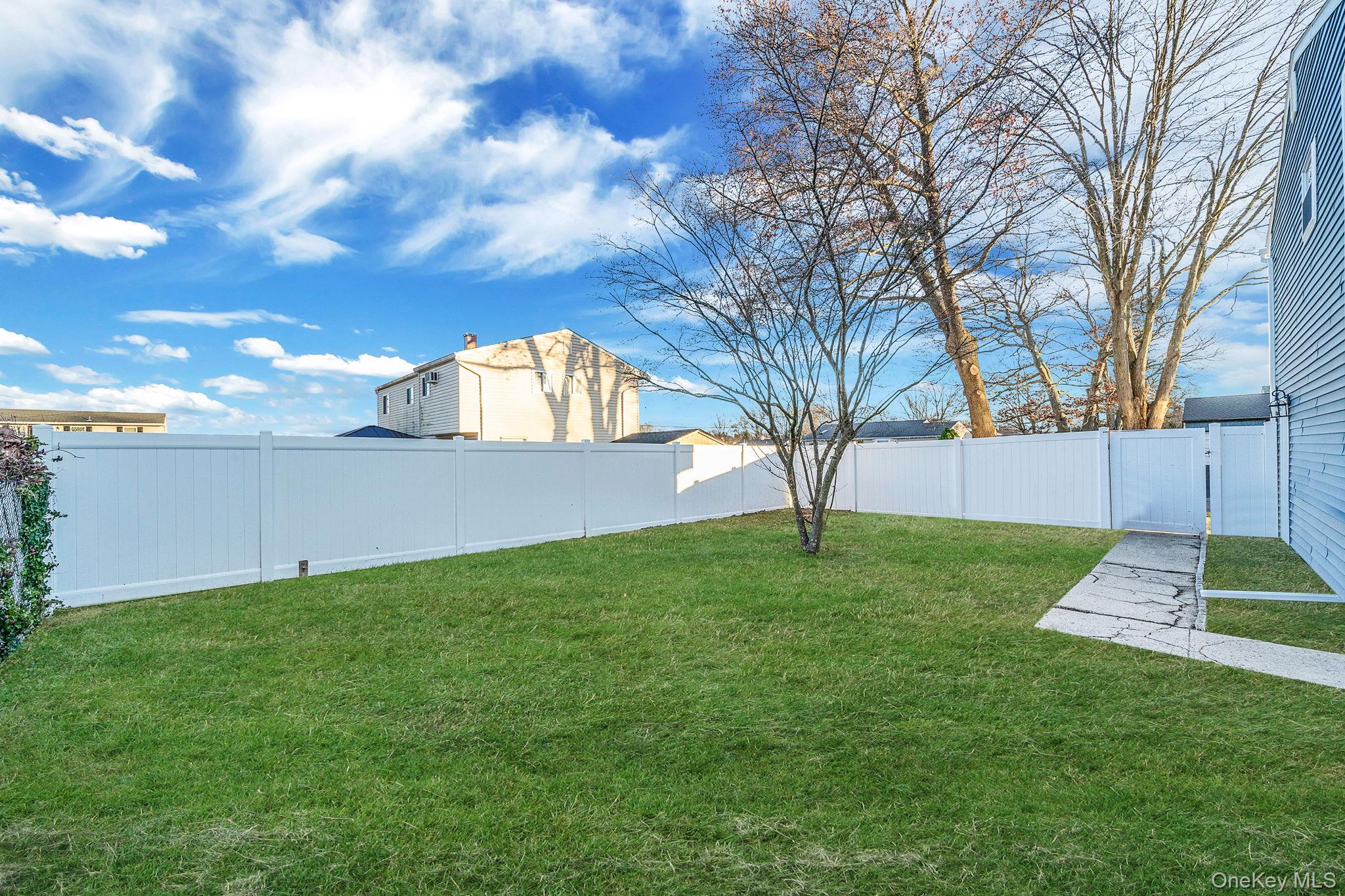 3 Bellrose Avenue, Centereach, NY 11720