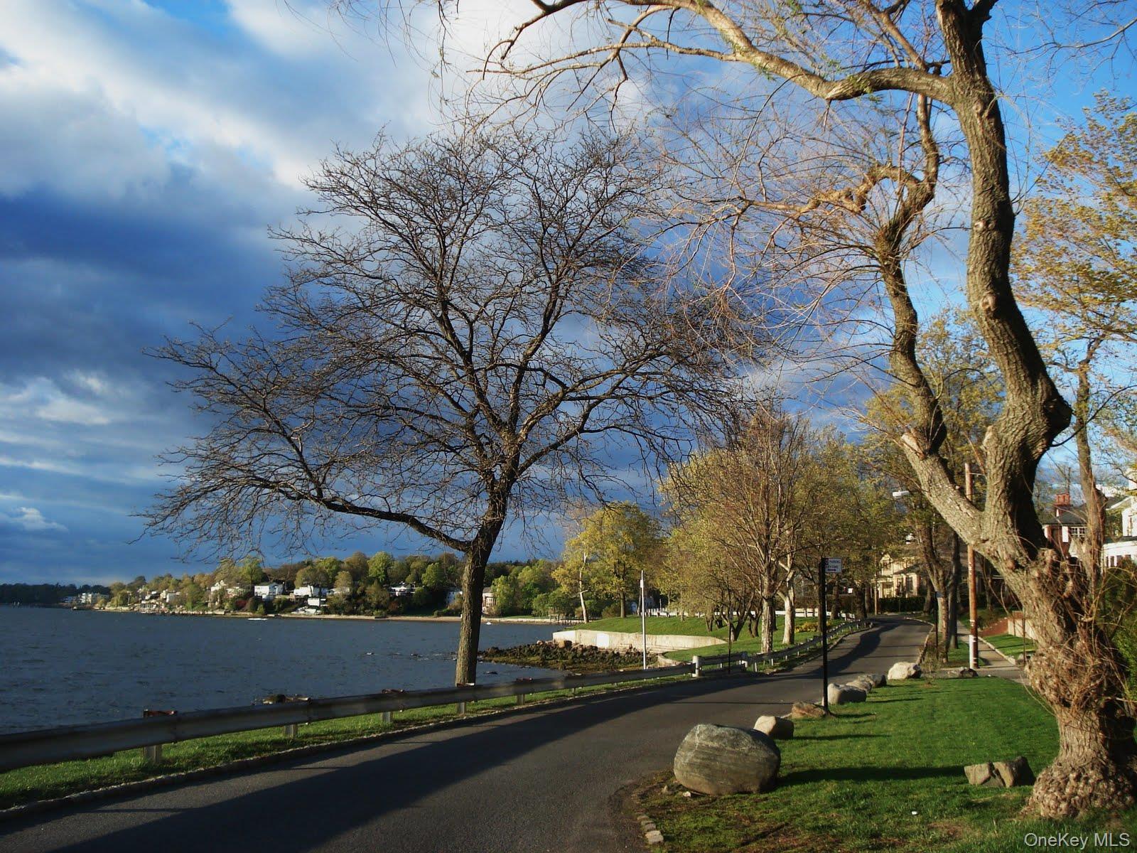 29 Center Drive, Douglaston, NY 11363