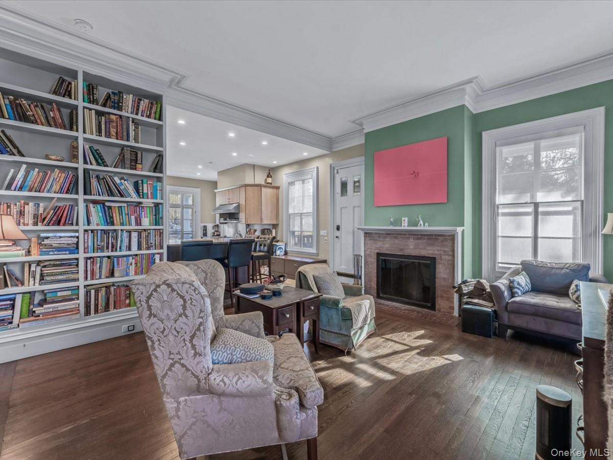 29 Center Drive, Douglaston, NY 11363