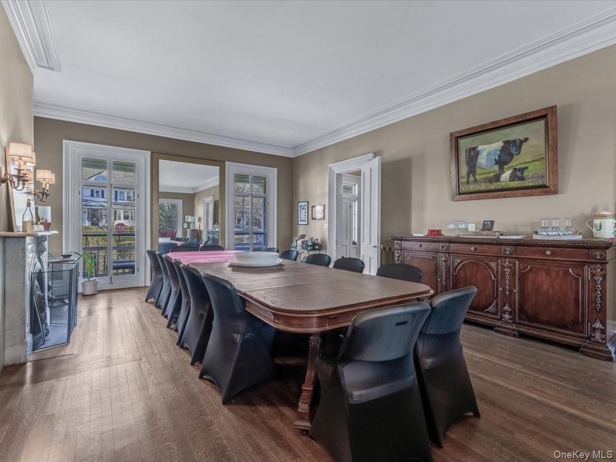 29 Center Drive, Douglaston, NY 11363