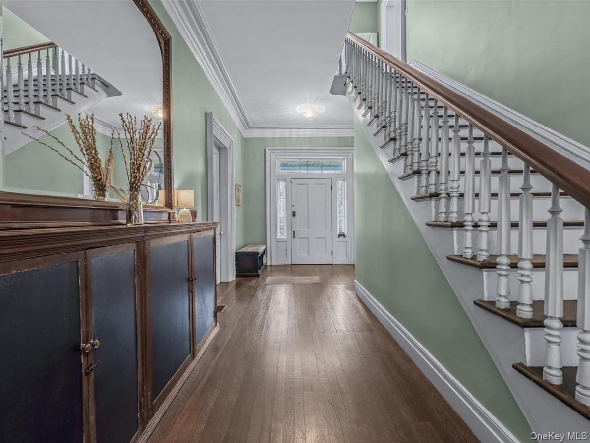 29 Center Drive, Douglaston, NY 11363