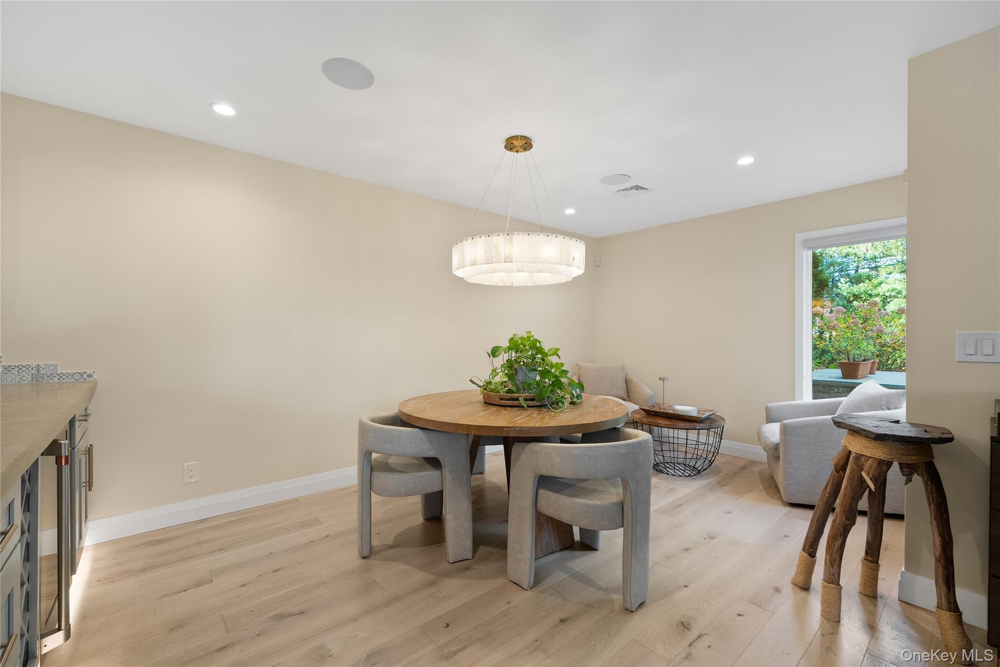 21 Doral Lane, Bay Shore, NY 11706