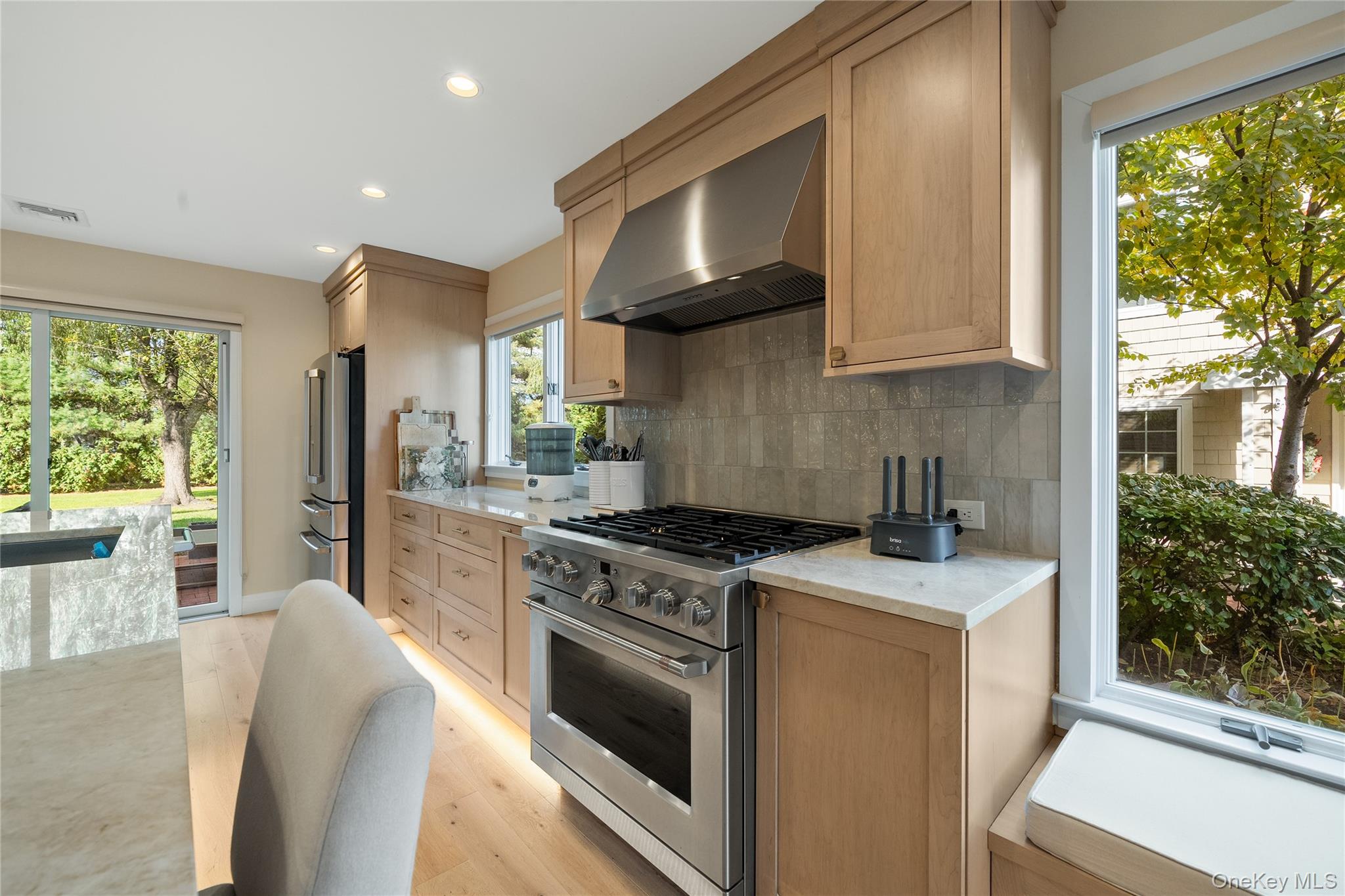 21 Doral Lane, Bay Shore, NY 11706