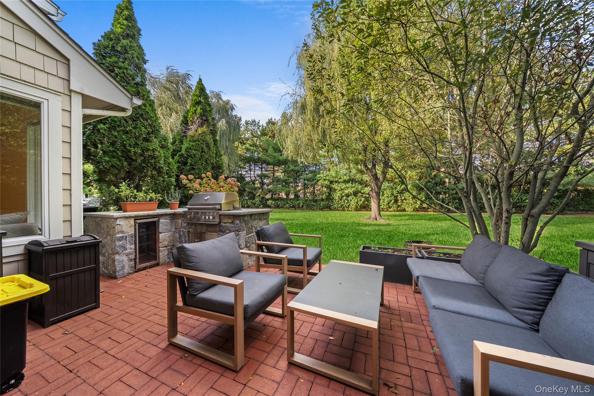 21 Doral Lane, Bay Shore, NY 11706