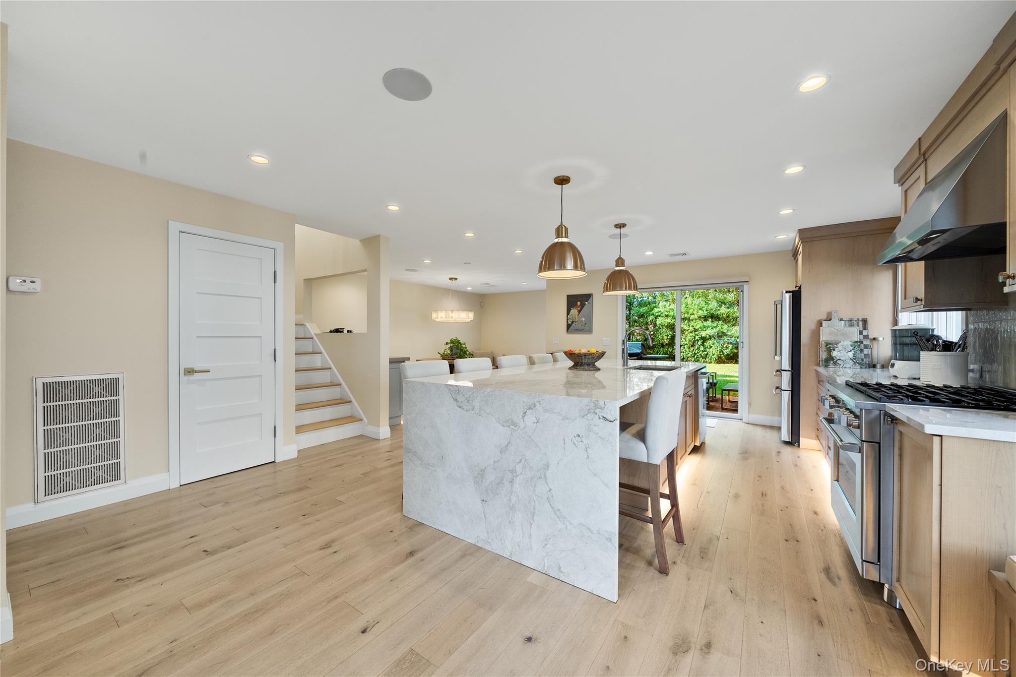 21 Doral Lane, Bay Shore, NY 11706