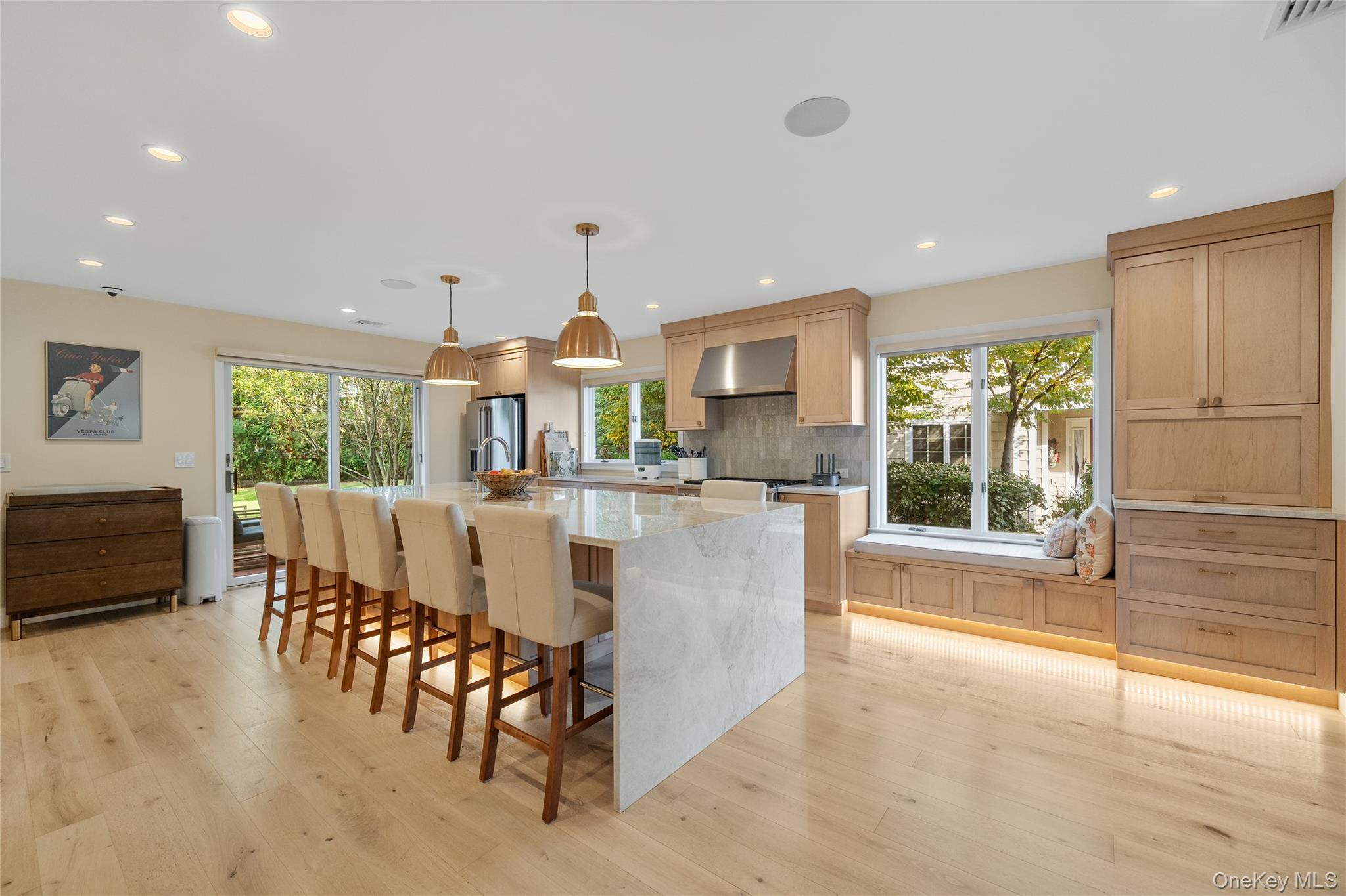 21 Doral Lane, Bay Shore, NY 11706