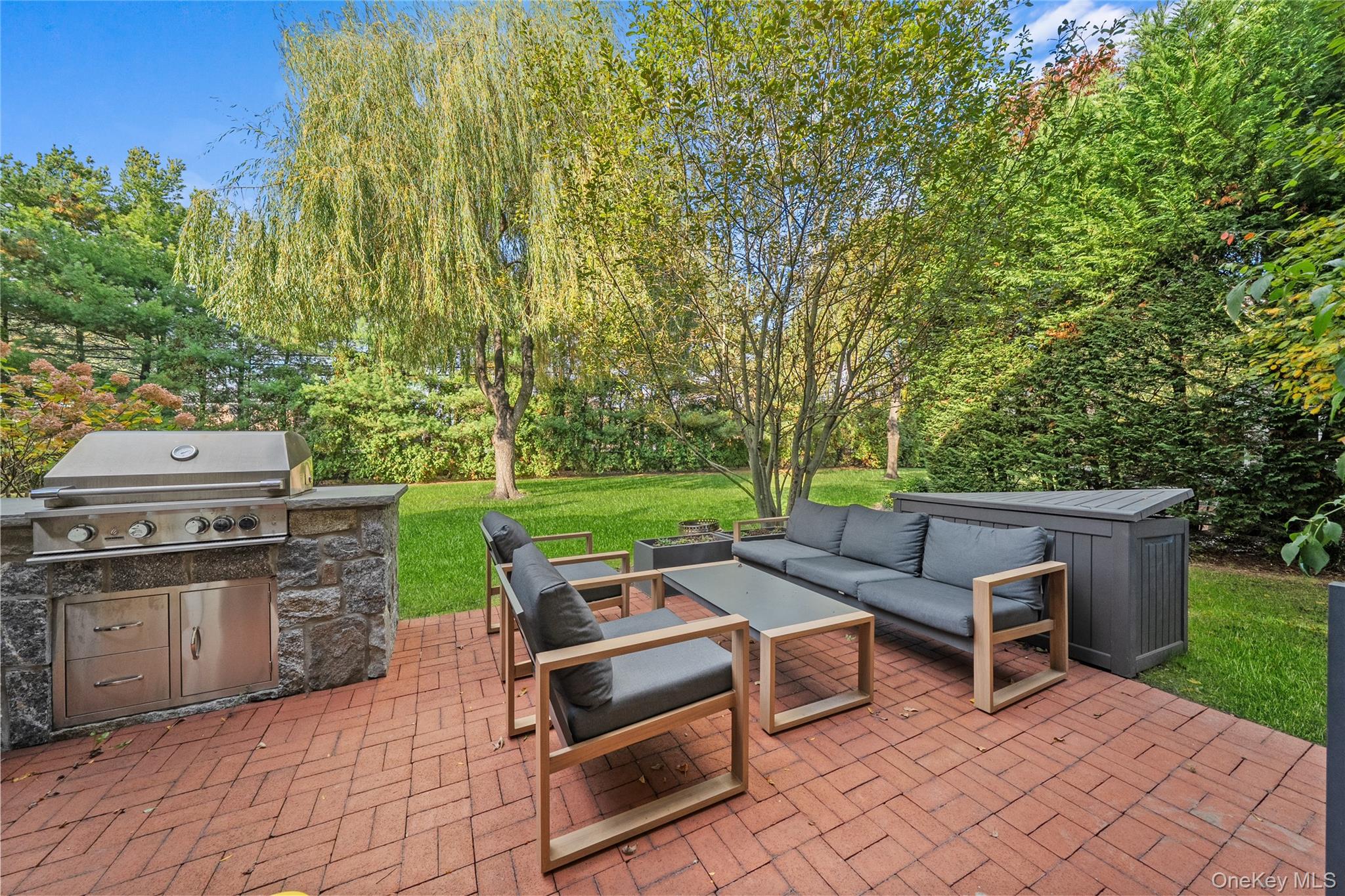 21 Doral Lane, Bay Shore, NY 11706